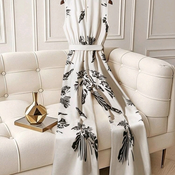 SHEIN Cream and Black Jumpsuit with Wide-Leg Silhouette - Picture 2 of 3